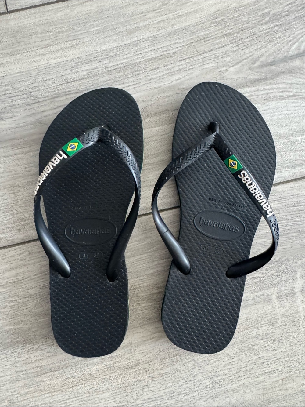 Havaianas Women's Black Flip Flops with Brazilian Flag Detail